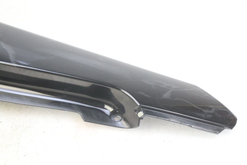 photo de RIGHT REAR SIDE PANEL YAMAHA HW XENTER 125 (2011 - 2017)