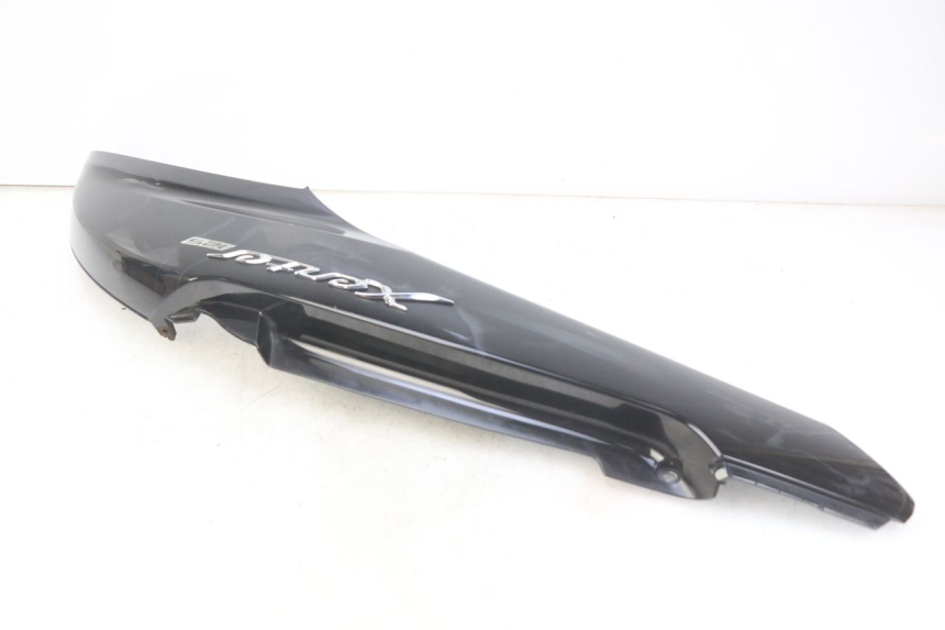 photo de RIGHT REAR SIDE PANEL YAMAHA HW XENTER 125 (2011 - 2017)