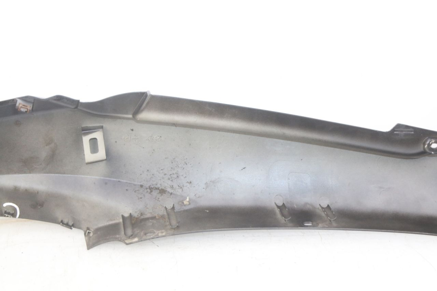 photo de RIGHT REAR SIDE PANEL YAMAHA HW XENTER 125 (2011 - 2017)