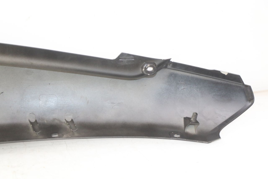 photo de RIGHT REAR SIDE PANEL YAMAHA HW XENTER 125 (2011 - 2017)