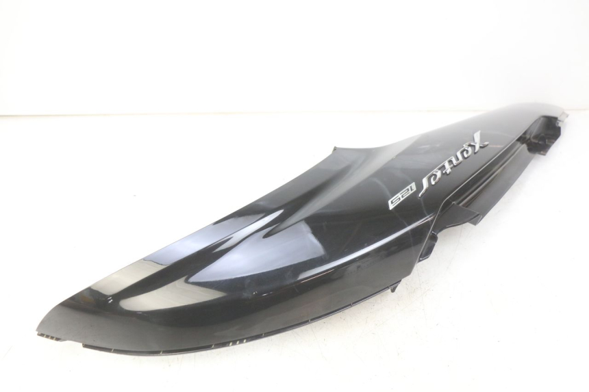 photo de RIGHT REAR SIDE PANEL YAMAHA HW XENTER 125 (2011 - 2017)
