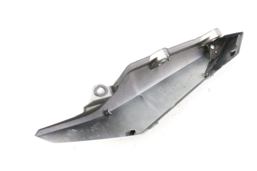 photo de REAR RIGHT PANEL YAMAHA XJ6 ABS 600 (2008 - 2016)