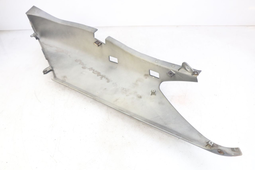 photo de RIGHT REAR SIDE PANEL YAMAHA XMAX X-MAX 125 (2006 - 2009)