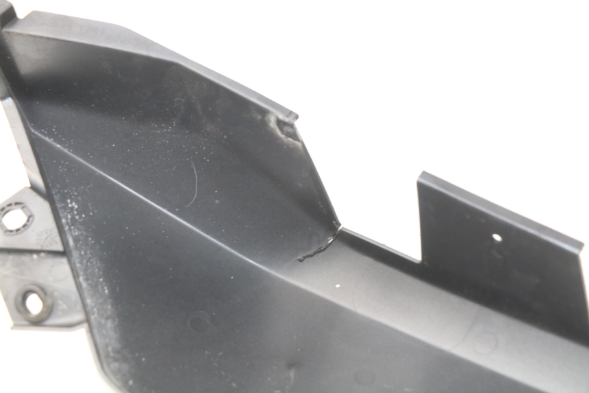 photo de REAR RIGHT PANEL YAMAHA YP X-MAX XMAX 400 (2014 - 2017)
