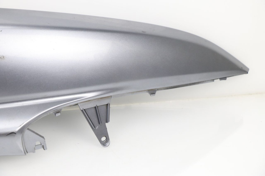 photo de REAR RIGHT PANEL YAMAHA YP MAJESTY 400 (2004 - 2008)