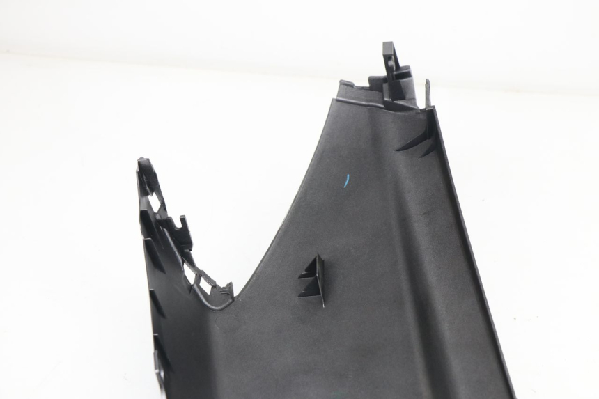 photo de REAR RIGHT PANEL YAMAHA YP MAJESTY 400 (2004 - 2008)