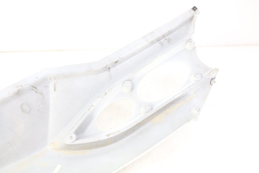 photo de LEFT REAR SIDE PANEL DAELIM S3 125 (2010 - 2017)
