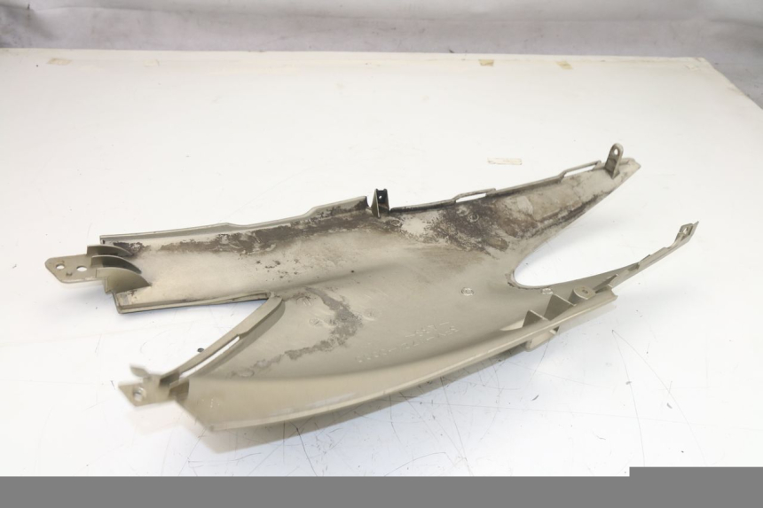photo de REAR LEFT PANEL MBK FLAME 125 (2000 - 2004)