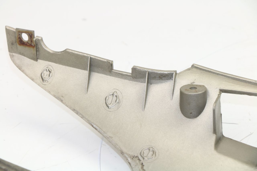 photo de REAR LEFT PANEL MBK FLAME 125 (2000 - 2004)