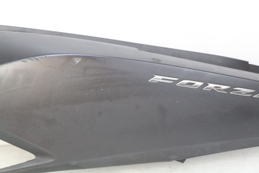 photo de LEFT REAR SIDE PANEL HONDA FORZA 125 (2015 - 2016)