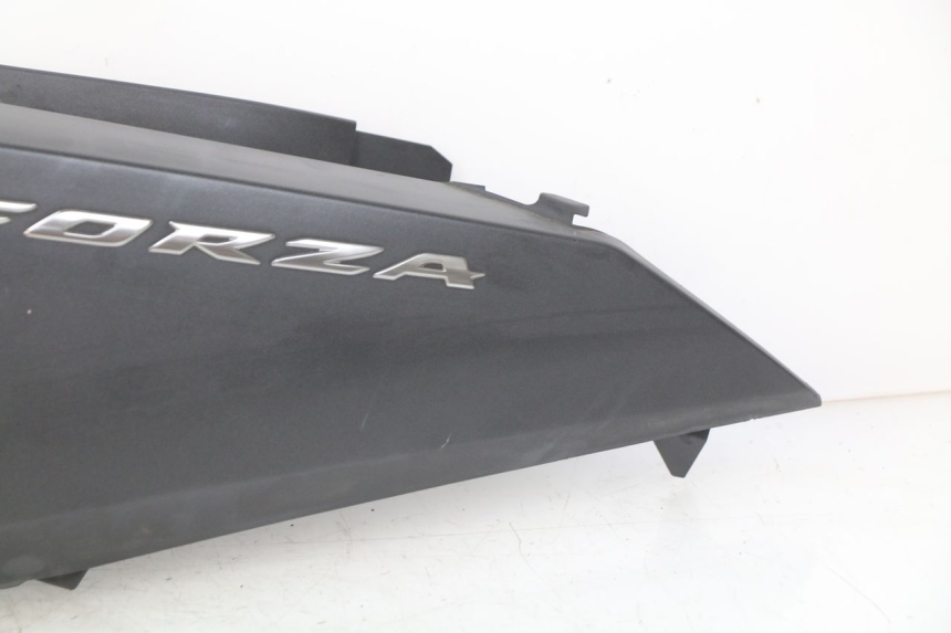 photo de LEFT REAR SIDE PANEL HONDA FORZA 125 (2015 - 2016)