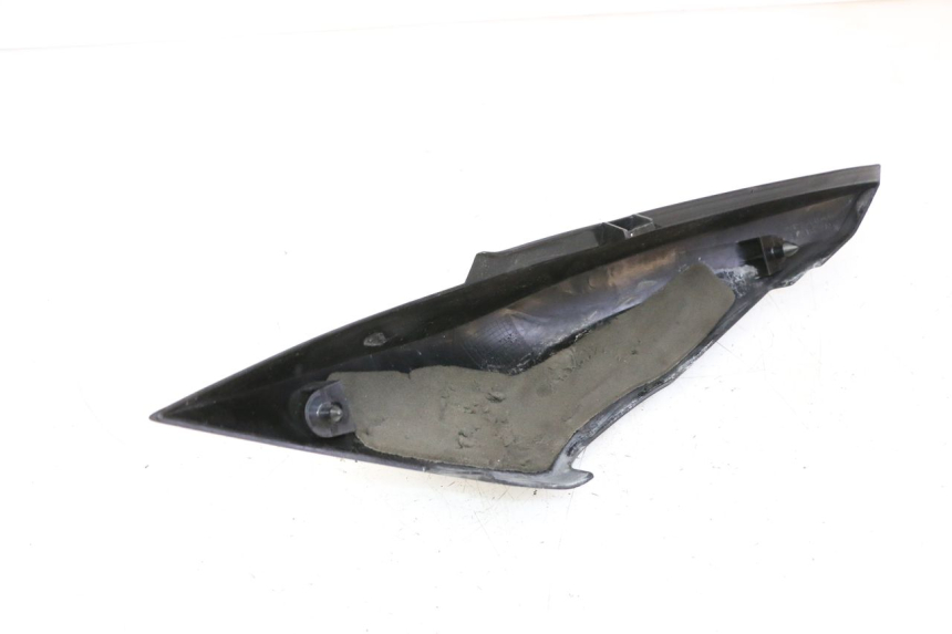 photo de REAR LEFT PANEL YAMAHA FZ6 FAZER S2 600 (2007 - 2011)
