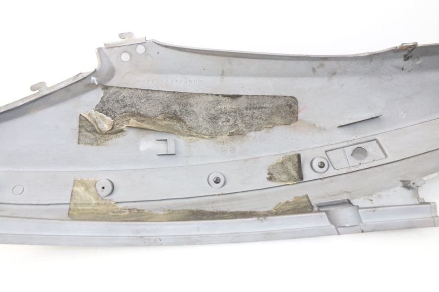 photo de REAR LEFT PANEL SYM GTS EVO 125 (2009 - 2013)