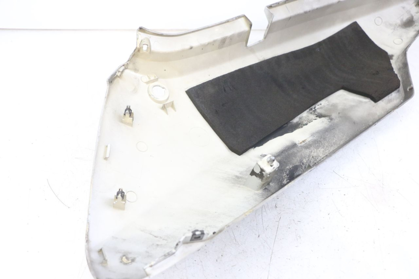 photo de REAR LEFT PANEL HONDA FJS SILVERWING SILVER WING 600 (2001 - 2010)