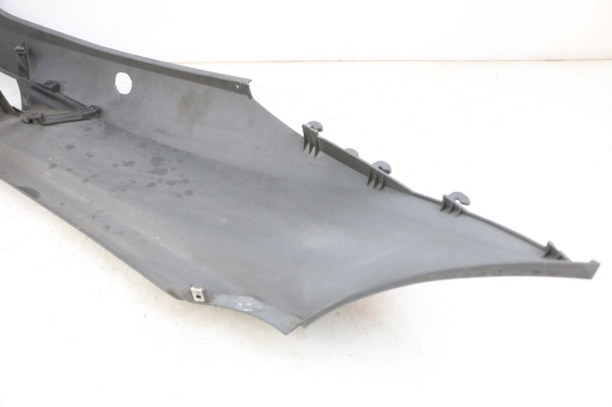 photo de REAR LEFT PANEL PIAGGIO MP3 500 (2016 - 2018) - Zoom on usage condition