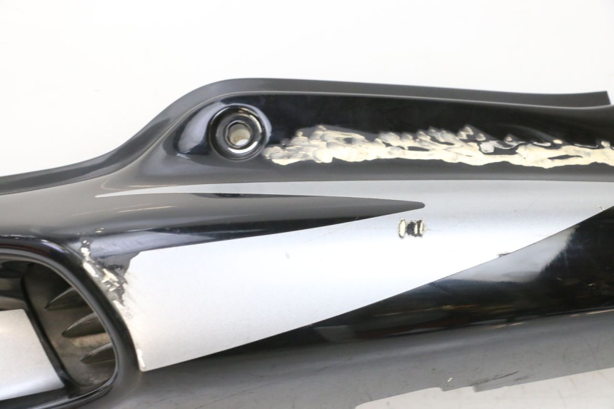 photo de REAR LEFT PANEL HONDA NSR R 125 (1994 - 2003) - Focus on structure