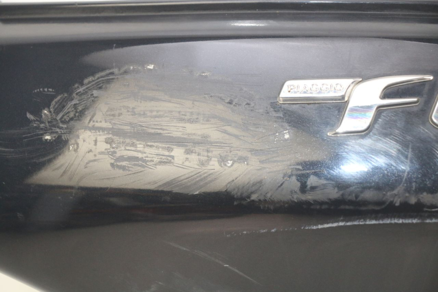 photo de LEFT REAR SIDE PANEL PIAGGIO FLY 4T 50 (2013 - 2017)