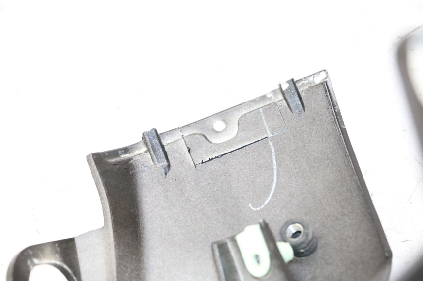 photo de REAR LEFT PANEL PEUGEOT STREETZONE I NAKED 2T 50 (2018 - 2020)