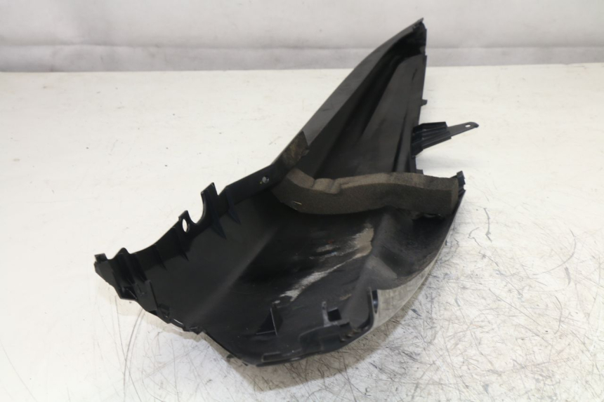 photo de REAR LEFT PANEL YAMAHA YP MAJESTY ABS 400 (2007 - 2009)