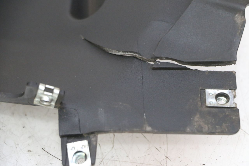 photo de RIGHT FRONT FAIRING QUADRO 4 4D 350 (2015 - 2018)