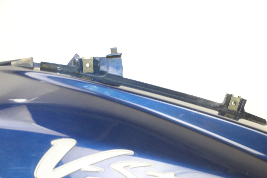 photo de RIGHT FRONT FAIRING SUZUKI DL V STROM 1000 (2002 - 2007) - Distinctive features