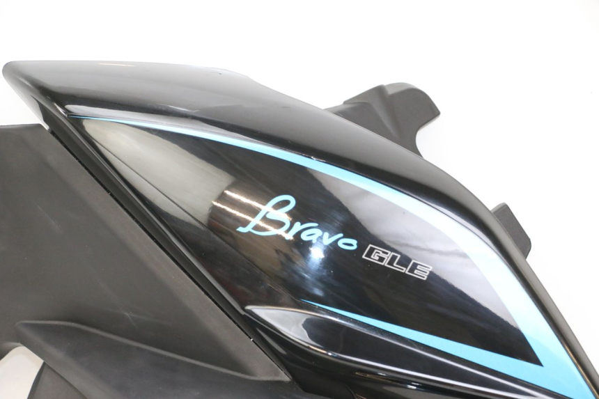 photo de RIGHT FRONT FAIRING EBROH BRAVO GLE 1 (2020 - 2024) - Zoom on usage condition