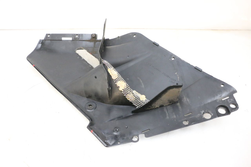 photo de RIGHT FRONT FAIRING KAWASAKI GPZ RX 1000 (1986 - 1988) - Fixing points details