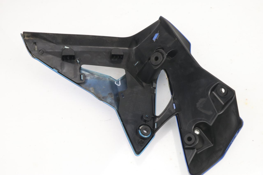 photo de RIGHT FRONT FAIRING SUZUKI GSR 750 (2011 - 2017) - Component detail