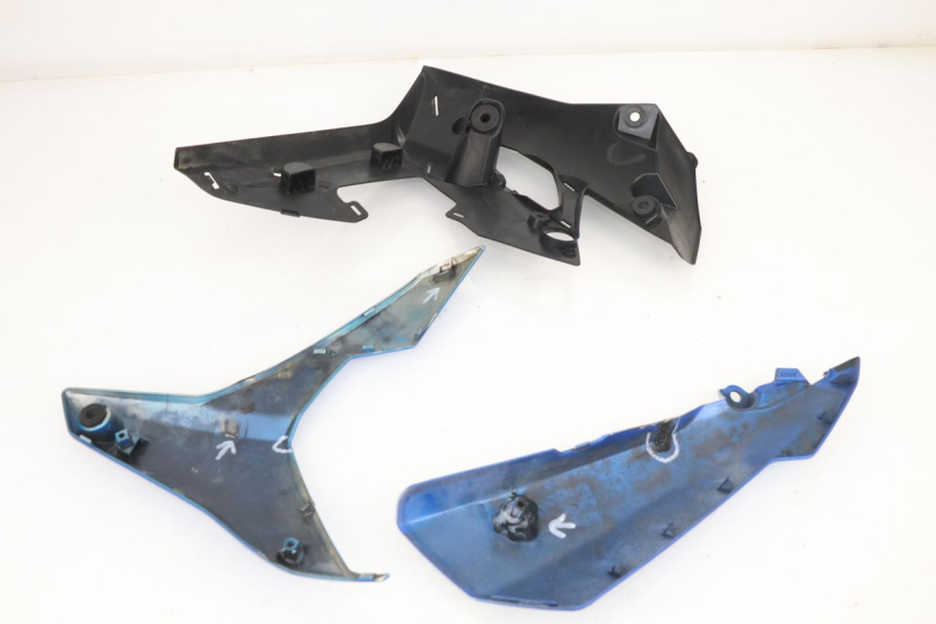 photo de RIGHT FRONT FAIRING SUZUKI GSR 750 (2011 - 2017) - Component detail
