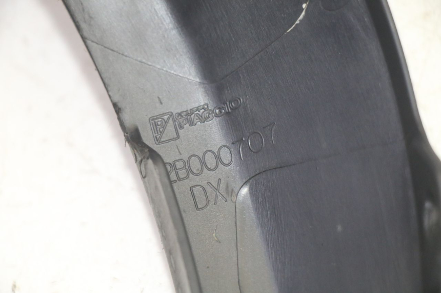 photo de RIGHT FRONT FAIRING PIAGGIO MP3 HPE 350 (2018 - 2020) - Product overview