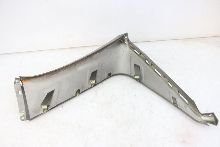 photo de RIGHT FRONT FAIRING PEUGEOT SATELIS 125 (2013 - 2018)