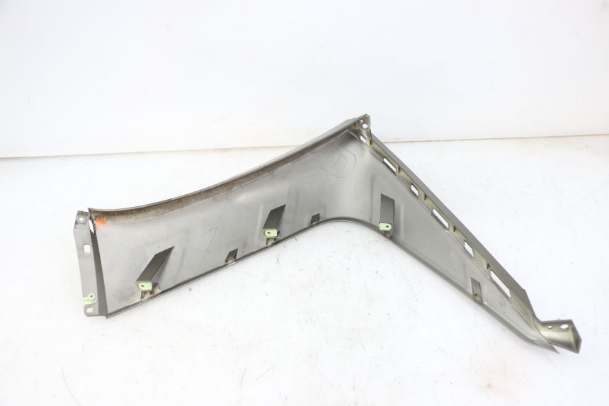 photo de RIGHT FRONT FAIRING PEUGEOT SATELIS 125 (2013 - 2018)