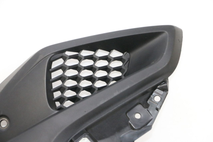 photo de RIGHT FRONT FAIRING BMW R GS 1250 (2021 - 2024) - High-resolution close-up