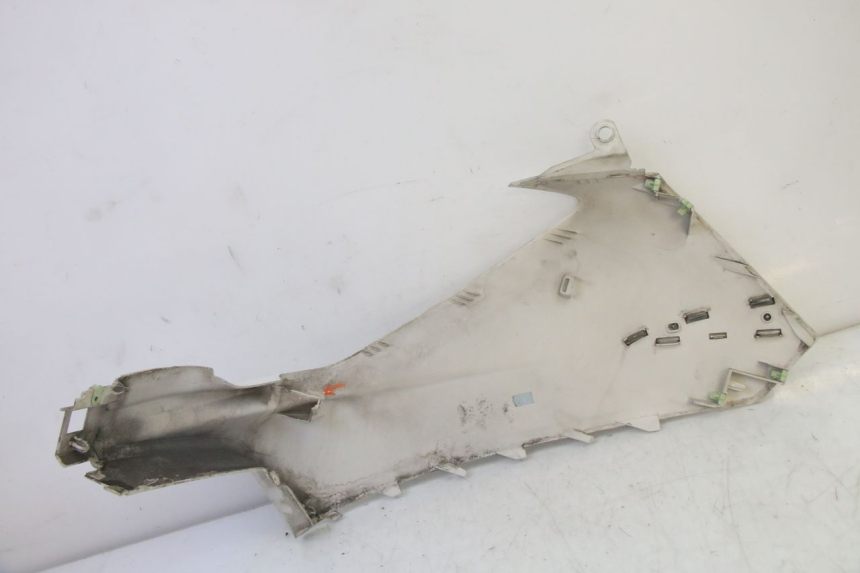 photo de RIGHT FRONT FAIRING PEUGEOT SATELIS 125 (2010 - 2012)