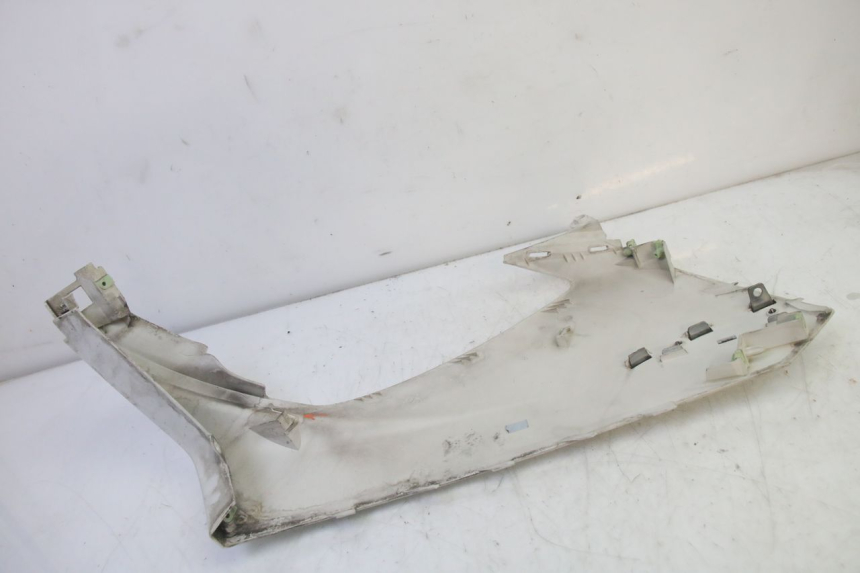 photo de RIGHT FRONT FAIRING PEUGEOT SATELIS 125 (2010 - 2012)