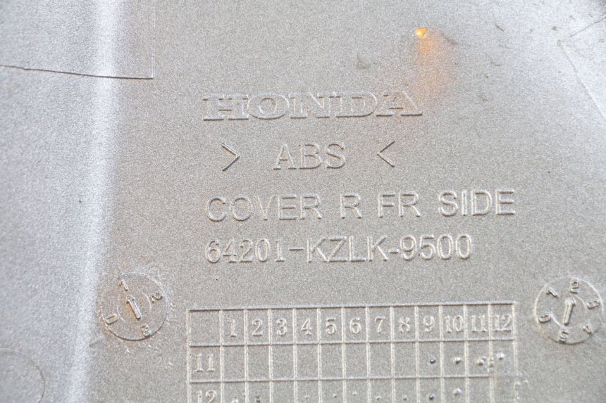 photo de RIGHT FRONT SIDE PANEL HONDA VISION NSC R 50 (2013 - 2015)