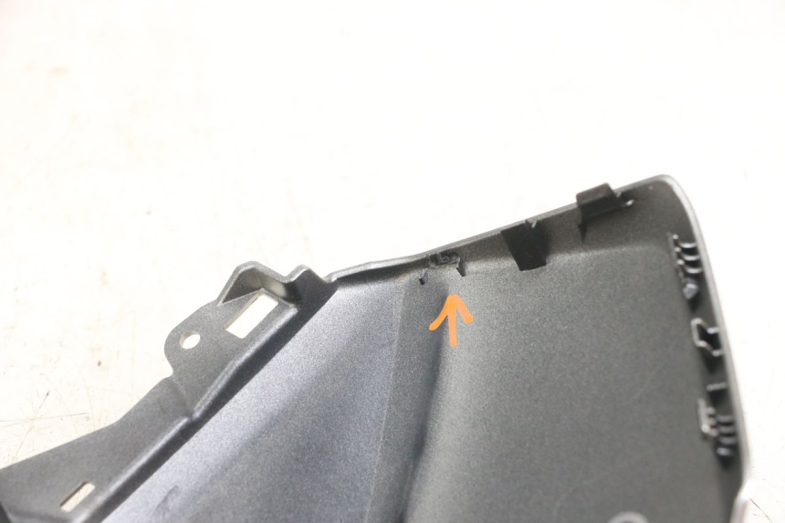photo de RIGHT FRONT SIDE PANEL YAMAHA XMAX X-MAX ABS 125 (2017 - 2020)