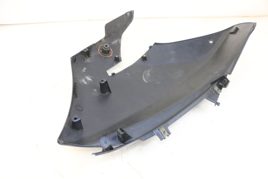 photo de LEFT FRONT FAIRING SUZUKI DL V STROM 1000 (2002 - 2007) - Zoom on usage condition