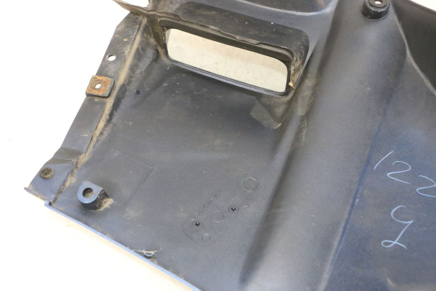 photo de LEFT FRONT FAIRING KAWASAKI GPX R WARBIRD 600 (1988 - 1993) - Zoom on usage condition