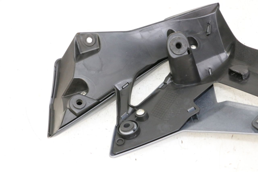 photo de LEFT FRONT FAIRING SUZUKI GSR 750 (2011 - 2017)