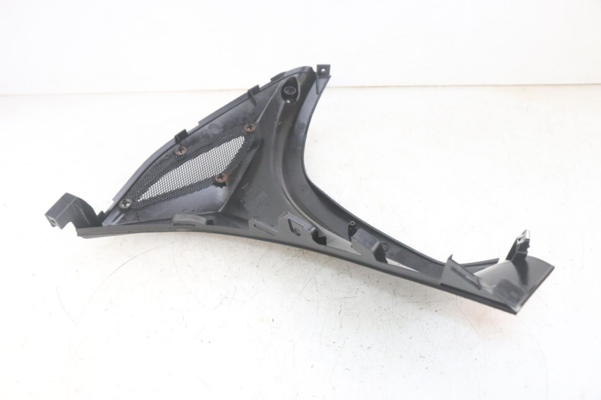 photo de LEFT FRONT FAIRING PIAGGIO MP3 HPE 300 (2019 - 2026) - Technical close-up