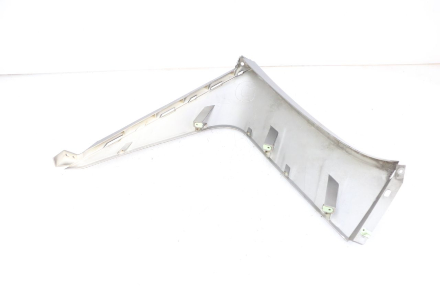 photo de LEFT FRONT FAIRING PEUGEOT SATELIS 125 (2013 - 2018)