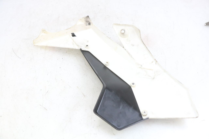 photo de LEFT FRONT SIDE PANEL YCF R-START 125