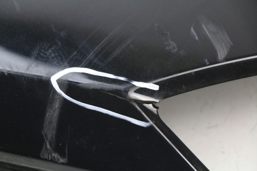 photo de LEFT FRONT FAIRING YAMAHA XMAX X-MAX ABS 125 (2014 - 2016) - Alternative perspective