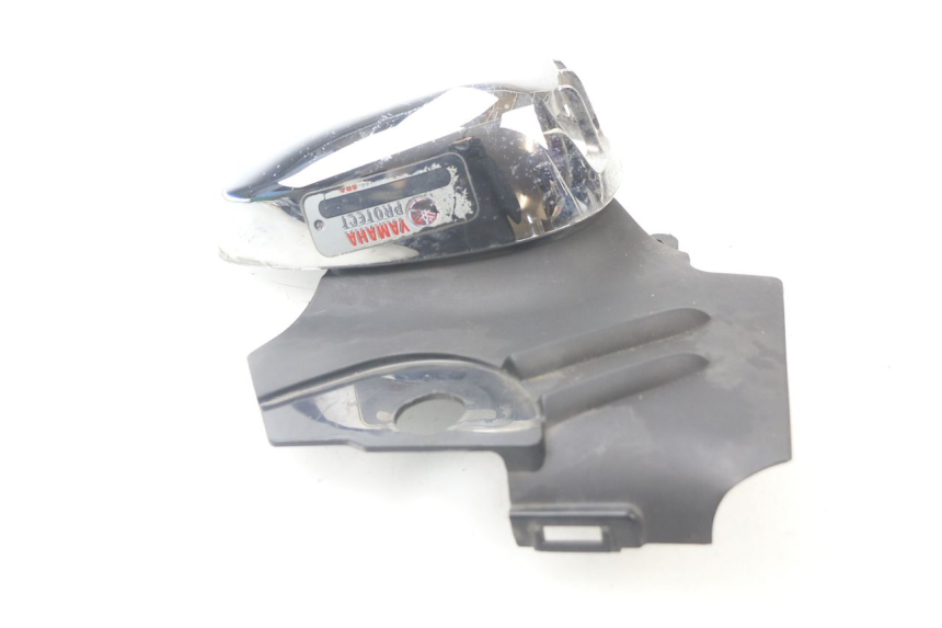 photo de LEFT FRONT FAIRING YAMAHA YBR CUSTOM 125 (2008 - 2010) - Zoom on usage condition