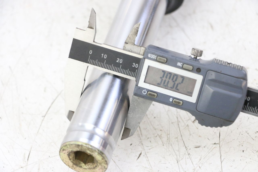 photo de RIGHT FORKS LEG KYMCO AGILITY 4T 50 (2018 - 2022)