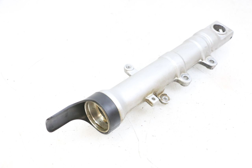 photo de RIGHT FORKS LEG YAMAHA FZ6 N FAZER 600 (2004 - 2006) - Surface and material condition