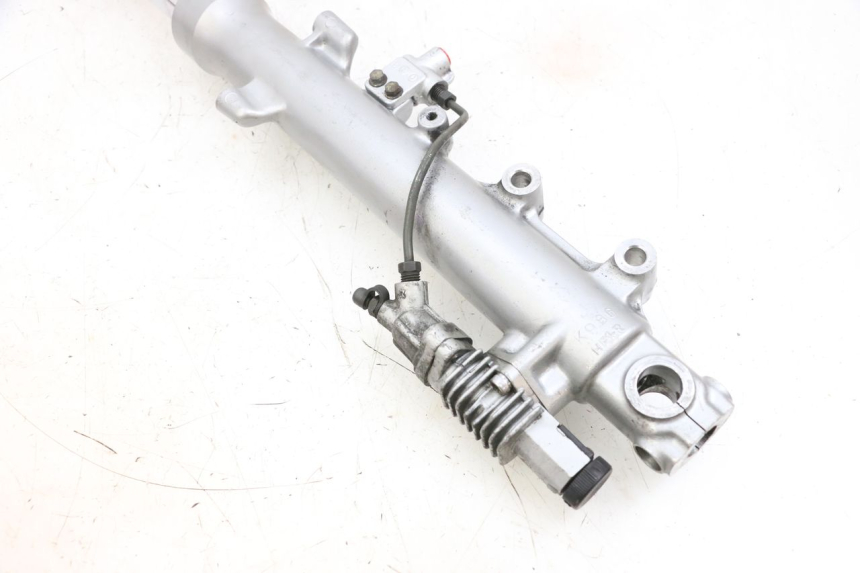 photo de RIGHT FORKS LEG KAWASAKI GPZ RX 1000 (1986 - 1988) - Zoom on usage condition