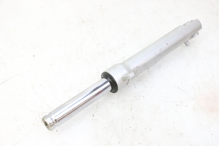 photo de RIGHT FORKS LEG PEUGEOT KISBEE 4T 50 (2018 - 2022)