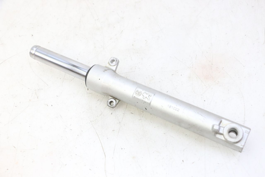 photo de RIGHT FORKS LEG PEUGEOT KISBEE 4T 50 (2018 - 2022)
